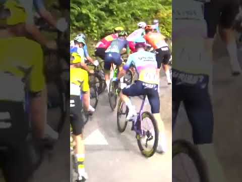 Mads goes to the max! Former world champion Mads Pedersen shreds the peloton at his home race.