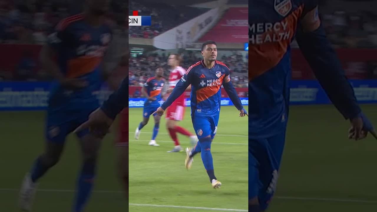 EVANDER BURIES THE PK IN STOPPAGE TIME FOR THE LEAD!!!!!