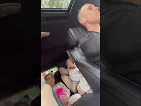 👦🏼👧🏼 Familia roja y blanca de Odysseas Vlachodimos 🎶🤍❤️ #sevillafc #futbol #shorts