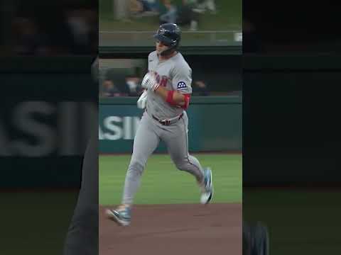 Romy Gonzalez DEMOLISHES one to extend his hitting streak to 12 games 😤