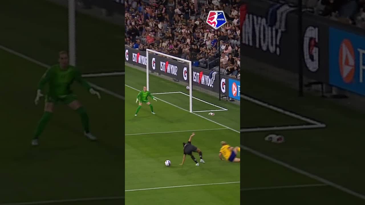 Christen Press legendary goal 🔥