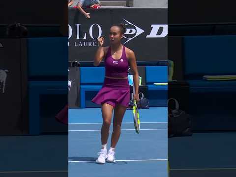 Leylah Fernandez wins EPIC point! 🙌