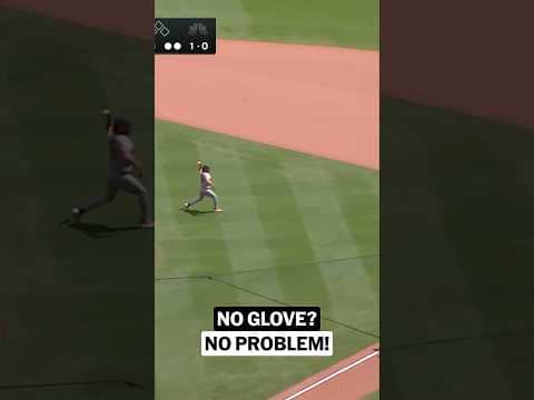 Robbie Ray said "No glove? No problem!" 😂