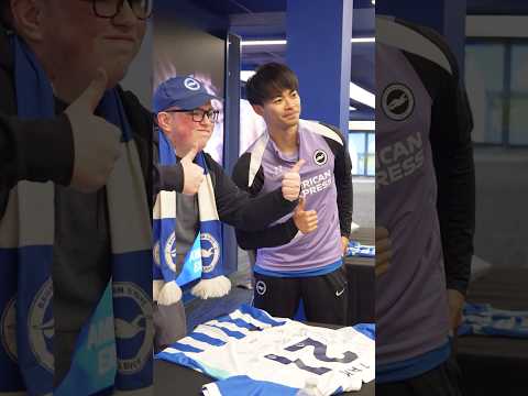 Making time for the fans 🥹✍️