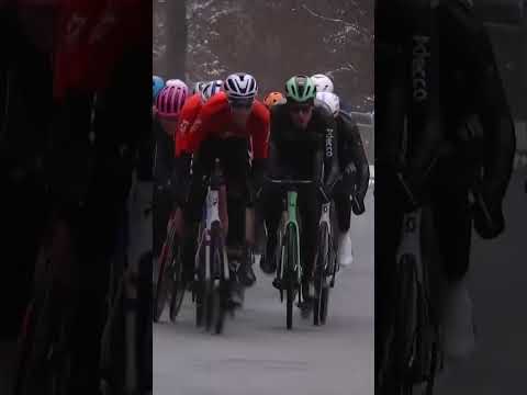 Dorian Godon conquers the cold! 🥶🏆 A huge lead out from the Ineos Grenadiers.