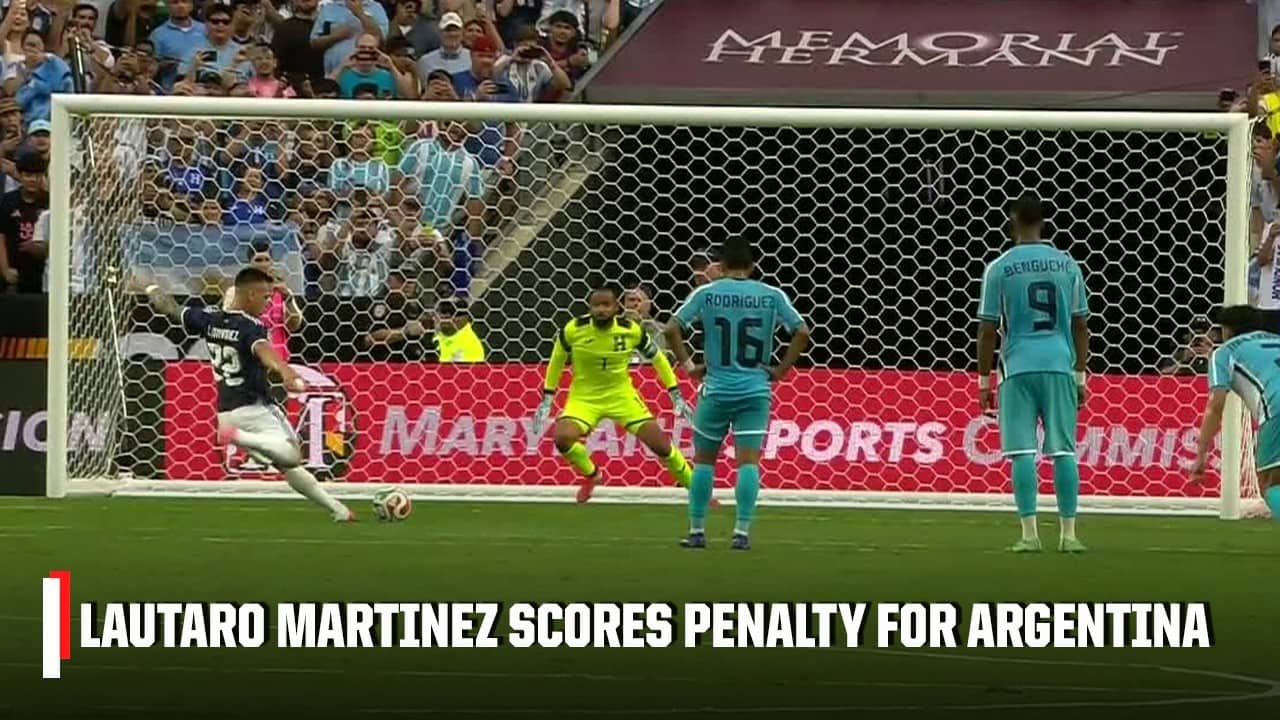 ARGENTINA OPENS UP THE SCORING 🔥 Lautaro Martinez scores penalty up vs. Honduras 💪 | ESPN FC