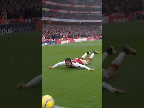 ALEXIS SANCHEZ SLIDES! | ARSENAL VS SPURS