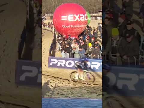 Lucinda Brand on the move! 🚀Brand puts the hammer down early at the X2O Trofee in Hofstade!