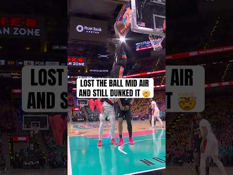 Stephon Castle stays in the air so long he can lose it and still dunk it