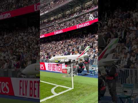 ✈️ AMAZING ​⁠@emirates drone drops off #ElClásico match ball!