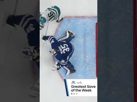 Hildeby reaches back behind him for mind-boggling glove grab  😱👏