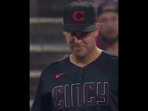 Nathaniel Lowe tried not to smirk after his brother, Josh, struck out on a 54-MPH pitch 😅