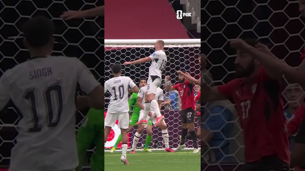 Tim Payne connects to Finn Surman for New Zealand's first goal of the game 🇳🇿