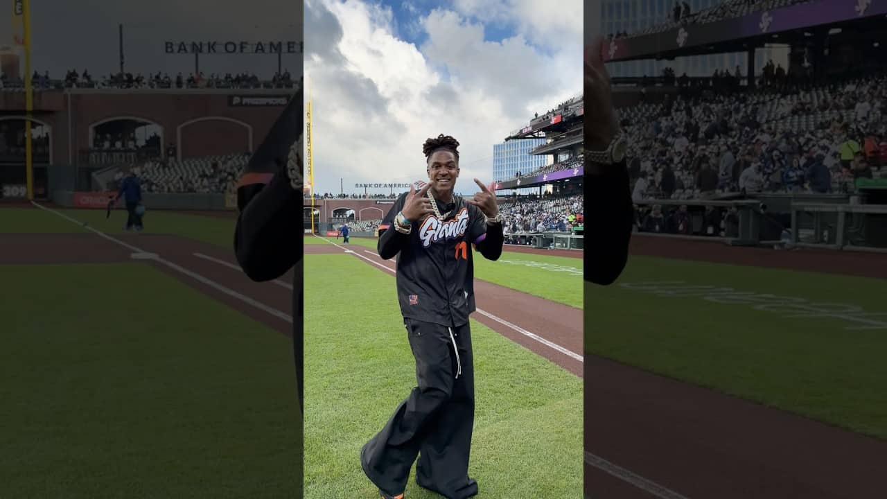 We mic’d up San Francisco 49ers wide receiver Demarcus Robinson before he threw the first pitch 🎤