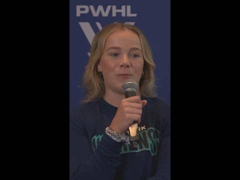 Getting your national team jersey from an Olympic LEGEND 🏒