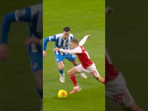 FAKED THE DEFENDER THREE TIMES!