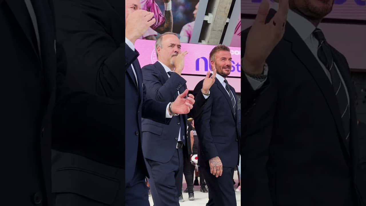 "This is our gift. To our city, to you" 🩷🖤