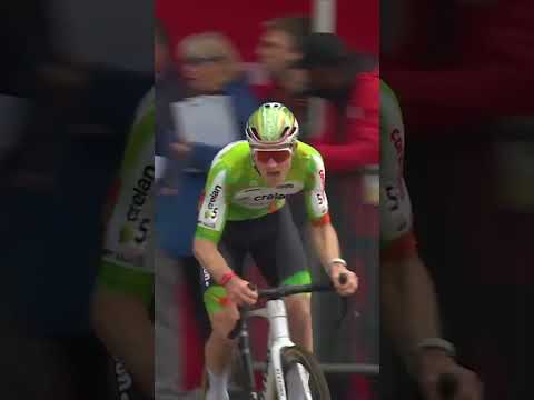 DRAMA to the very end 😱Laurens Sweeck with an audacious move to lead.