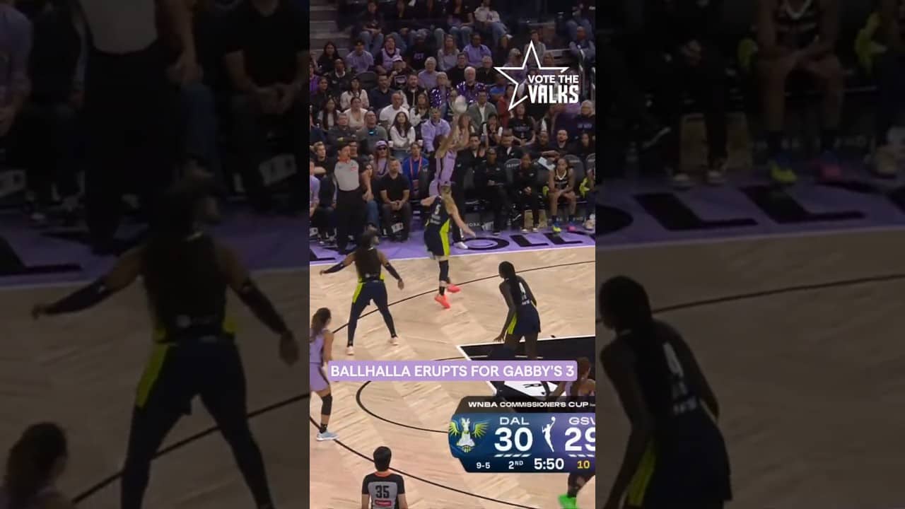 Gabby Williams Knocks Down the Three! 🎯🔥 #wnba #goldenstatevalkyries #shorts #gabbywilliams