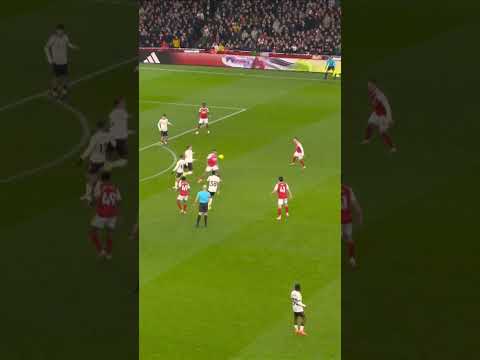 GABRIEL JESUS WITH THE SKILLS!