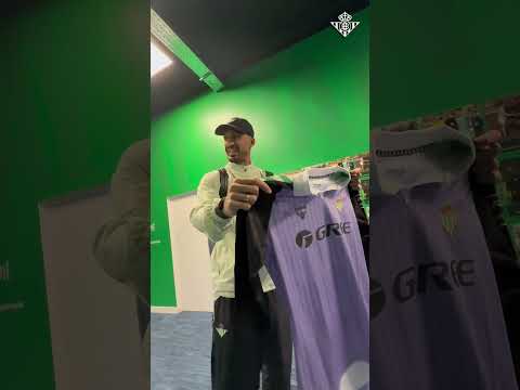 Tenemos el placer de presentaros nuestra nueva camiseta para la jornada de #LALIGARetro 👕💚🆕
