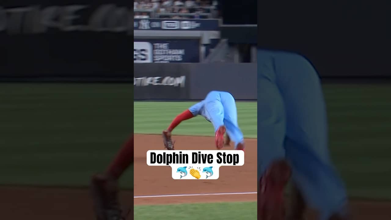 Vladimir Guerrero Jr. athleticism on full display 🙌 #MLB #BlueJays