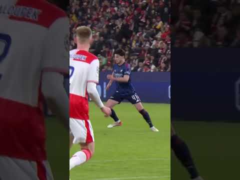 NO LOOK HEADER GOAL!