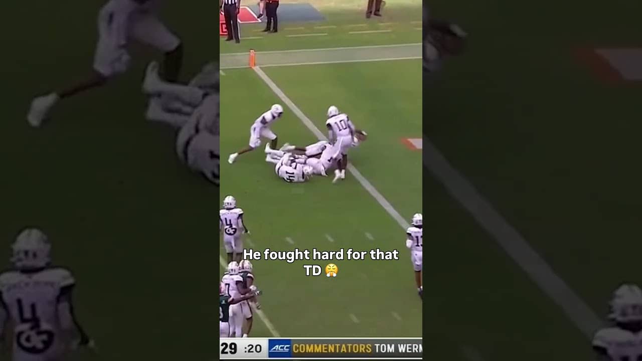 They couldn't take him down 😳 #miamihurricanes #accfootball #collegefootball