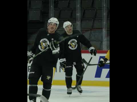 Hear Bryan Rust Mic'd Up During Penguins' Global Series Practice 🔊