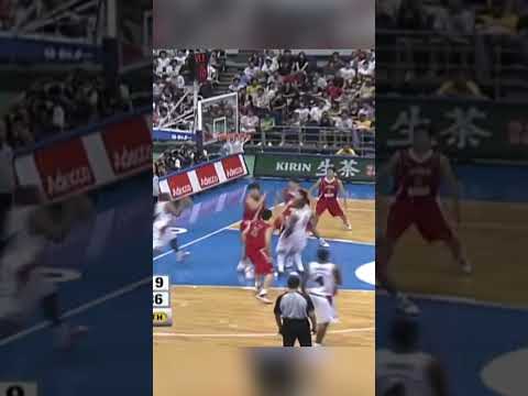 D-Wade in full Flash mode ⚡  #FIBAWC