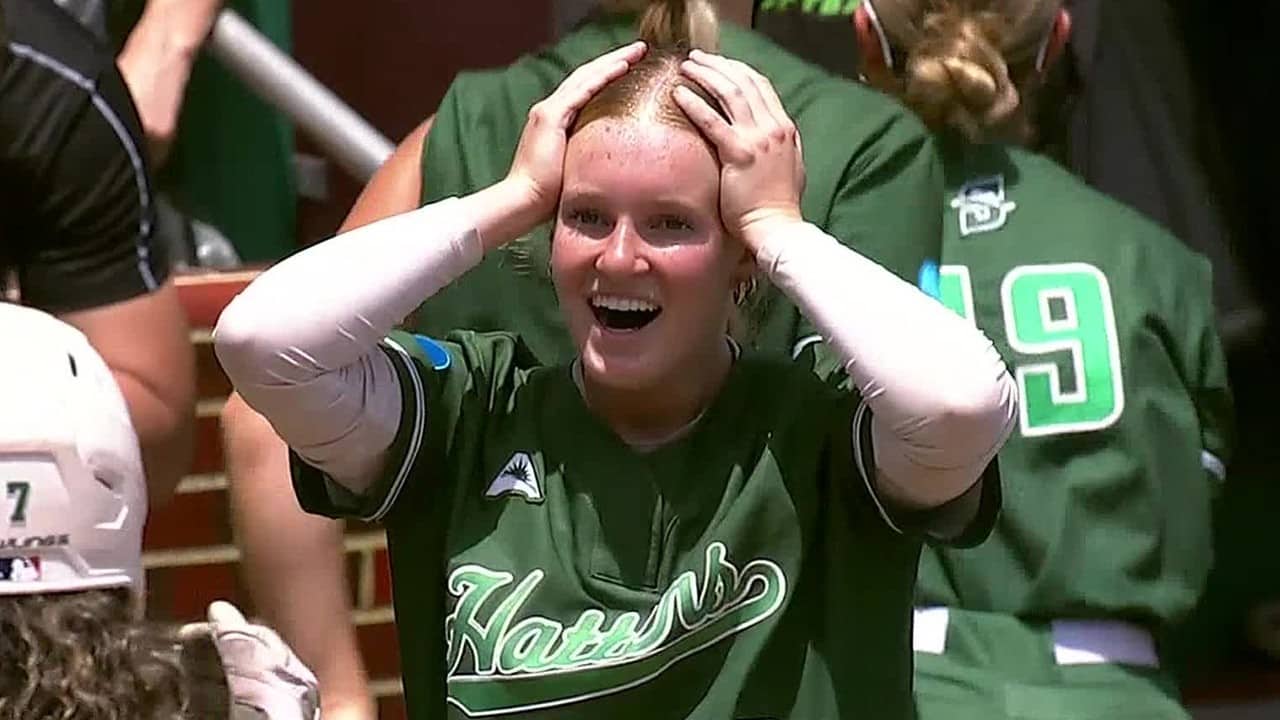 Stetson shocks Florida State in NCAA softball regional opener | Full highlights