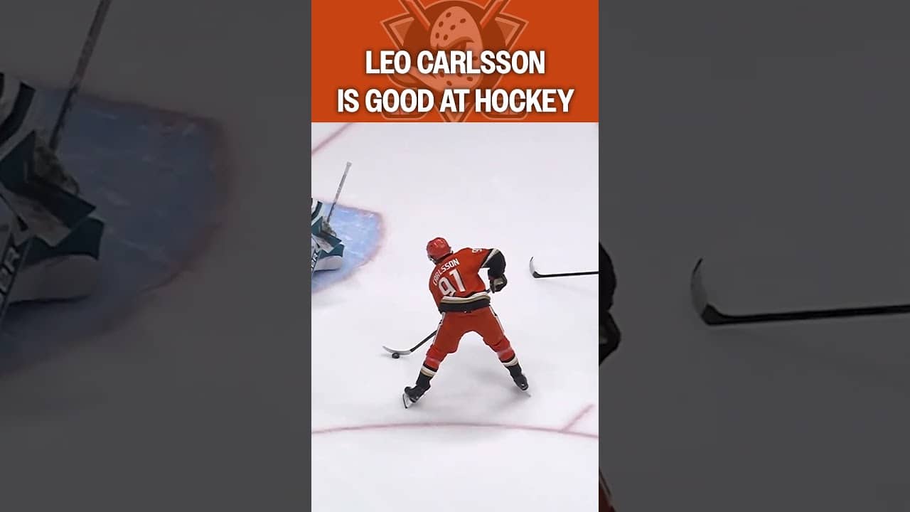 Leo walks RIGHT THROUGH the SJ defense 🚶