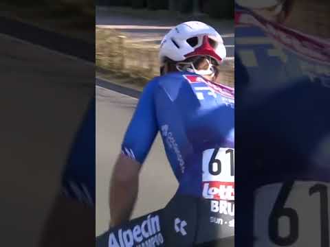 Shoe change for Jasper Philipsen! 👟👀