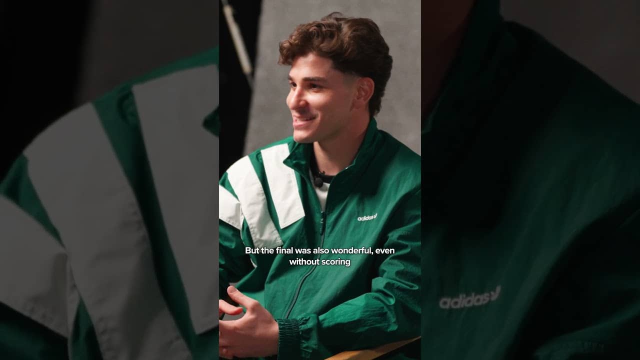 JULIAN ALVAREZ Quickfire Questions 🇦🇷 #argentina #worldcup #julianalvarez #shorts