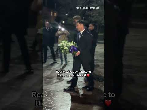 Dean Huijsen, Xabi Alonso, and Trent Alexander-Arnold pay tribute to Diogo Jota at Anfield ♥️