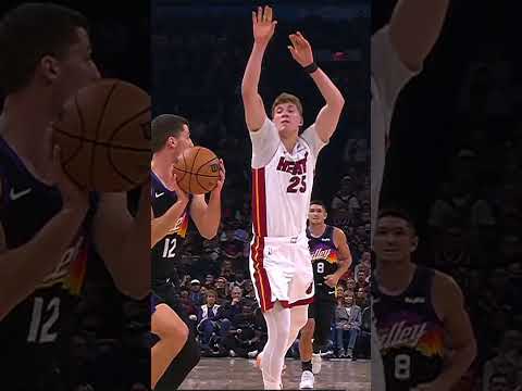 Collin staying calm & cool through the defense 🧘‍♂️ #shorts