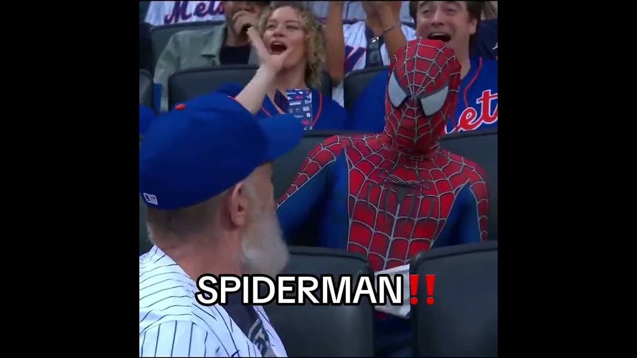 J.K. Simmons ran into a familiar foe at the Mets game 🔥😂 (via @MLB)