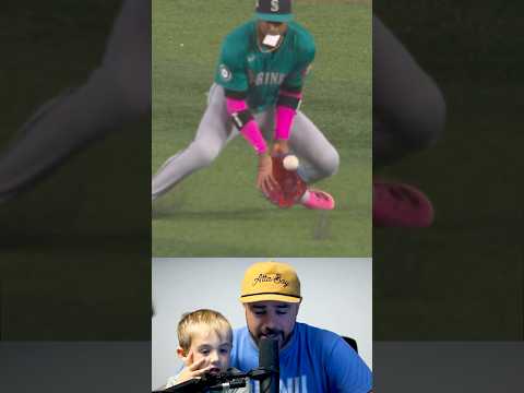 Victor Robles failed to make play while holding strategy card in his mouth, a breakdown #mariners