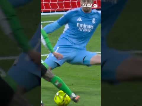 CUCHO se regateó a todos para marcarle al REAL MADRID ⚽🇨🇴 #shorts #laligahighlights