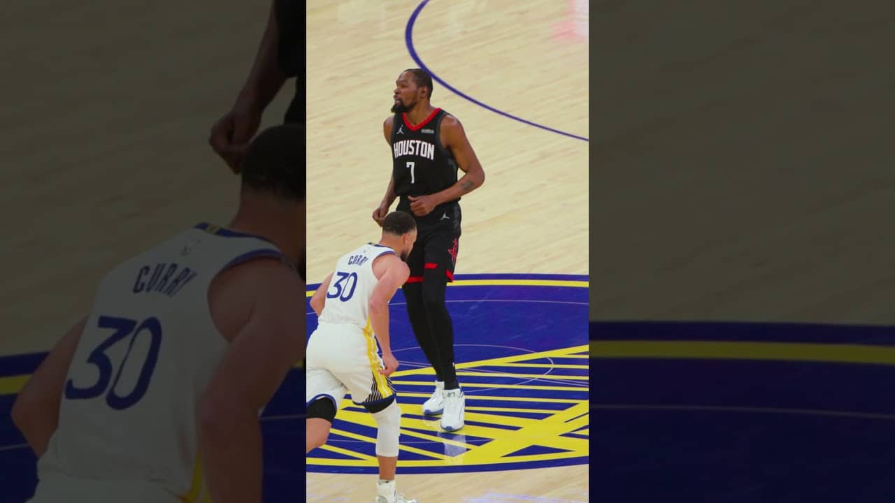 Slim over Steph 👀 #rockets