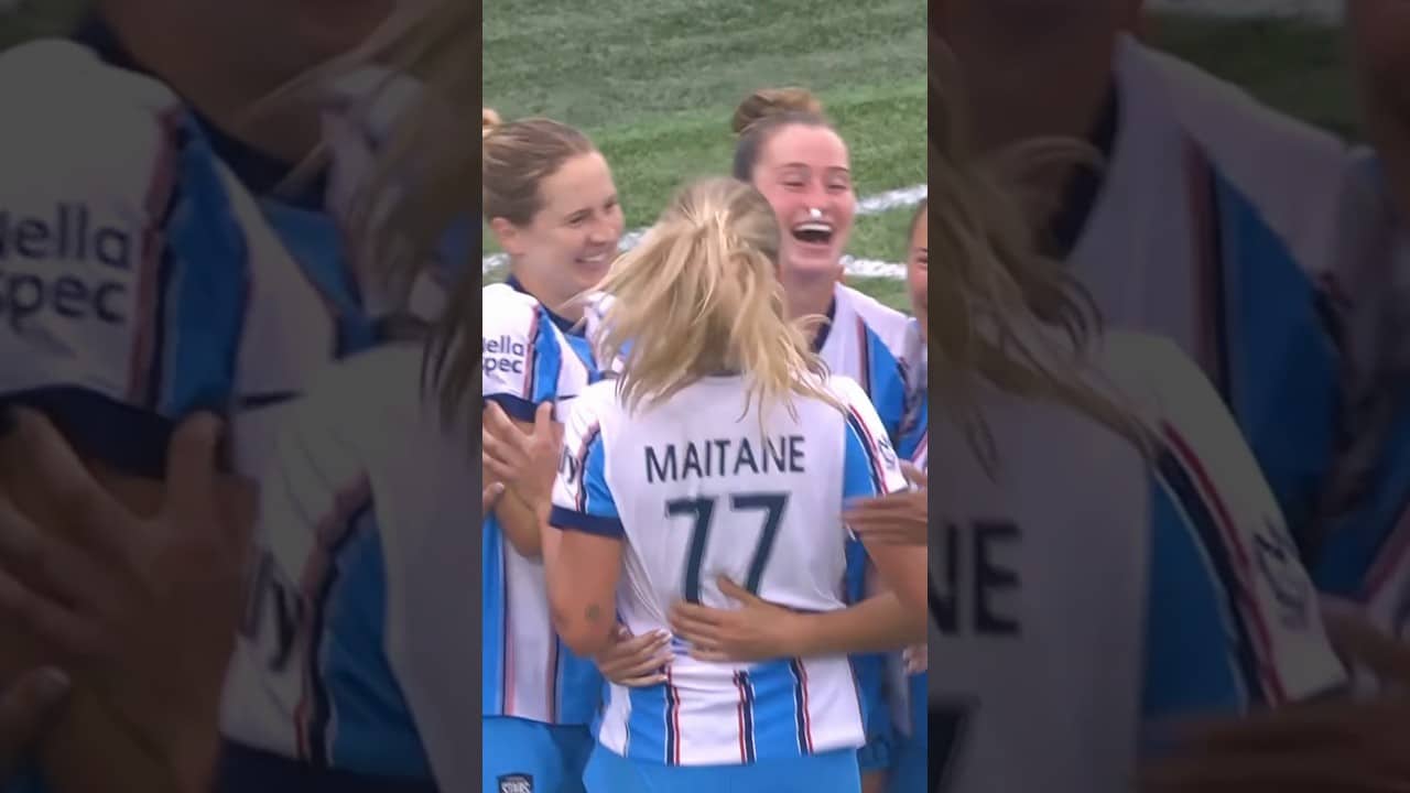 Even a bloody nose can’t stop Jordyn Huitema 👃🩸💪 #nwsl #soccer #football