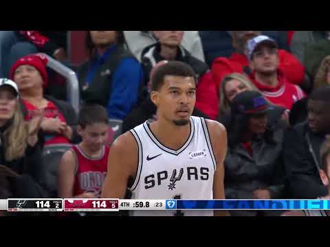 Wemby TAKES OVER LATE In Chicago! | November 10, 2025