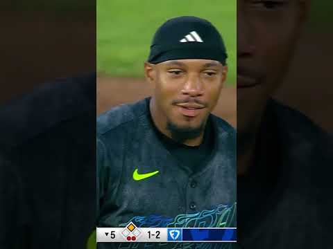 Chandler Simpson sets the Rays franchise record for rookies with his 28th stolen base! 👀