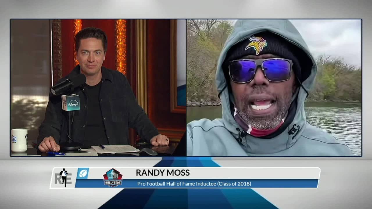 Randy Moss does an interview LIVE while bass fishing 🎣😅 | The Rich Eisen Show