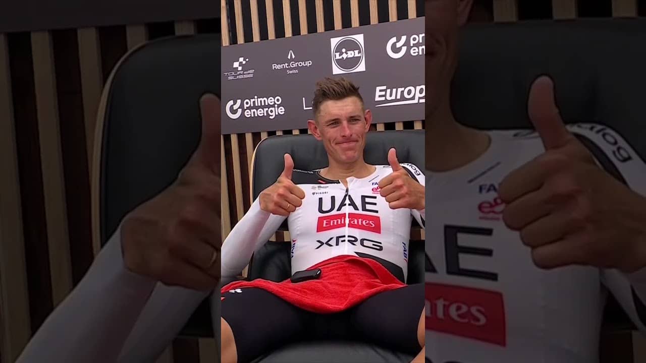 Tim Wellens sets the first REALLY fast time of the day with a blistering 53 km/h average speed 🤩💨
