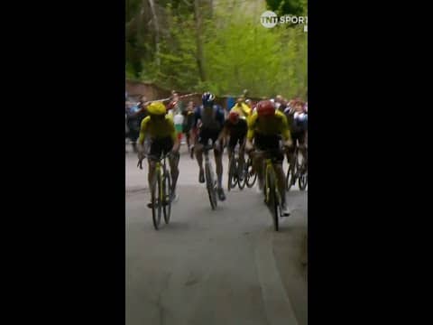 Jonas Vingegaard lunches his first attack at the Giro d’Italia! 🚀