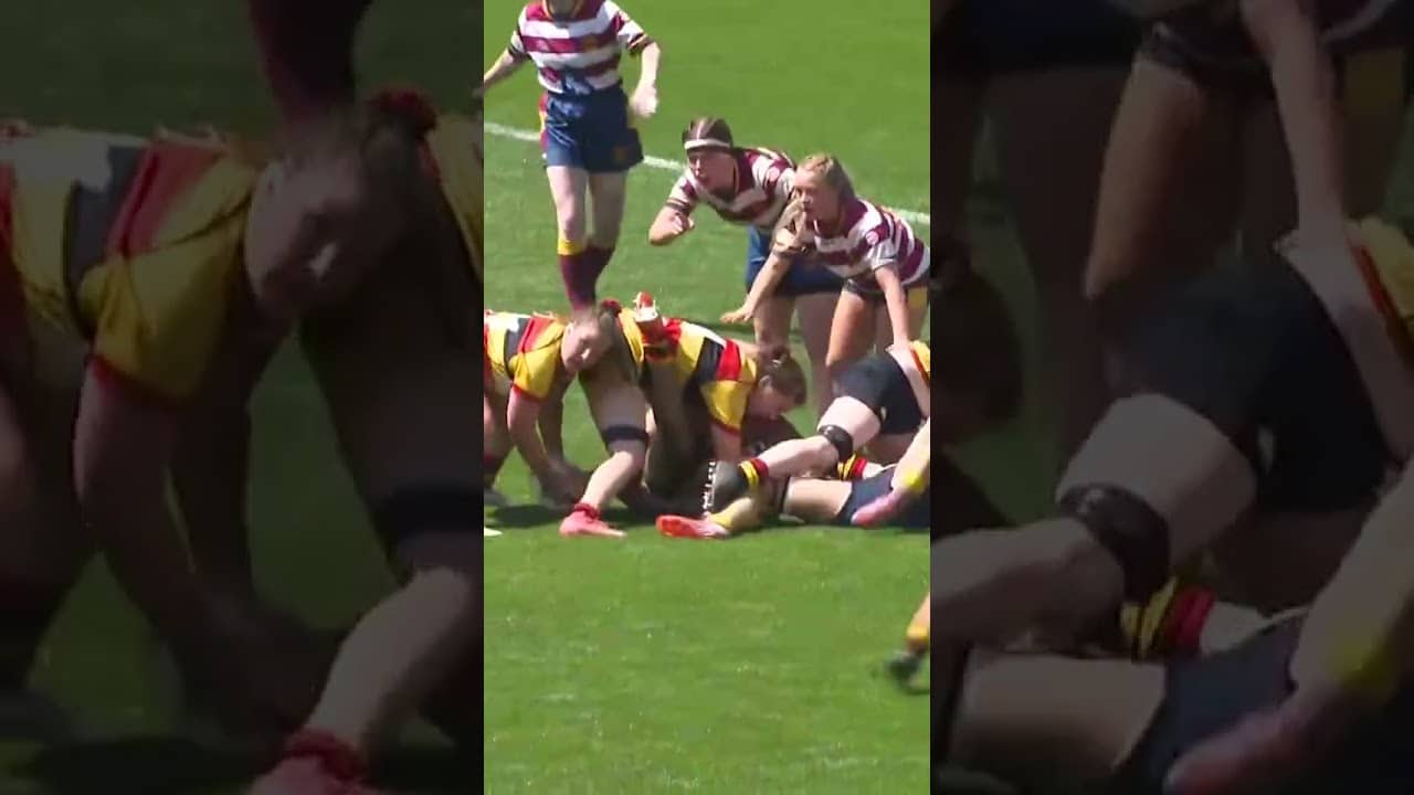 The strength in this carry is crazy! 💪 #EnglandRugby #Rugby