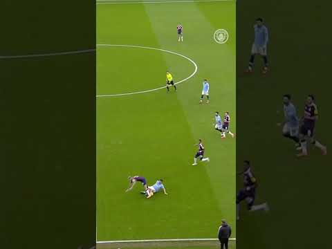 Peps reaction 👀😅 #football #skill #guardiola #Savio #mancity #shorts