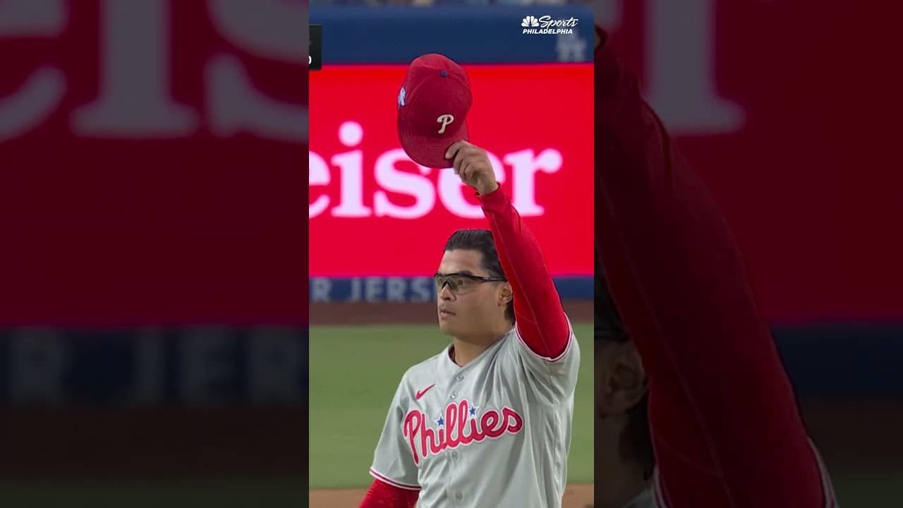 ADOLIS... WHAT A CATCH! 😱