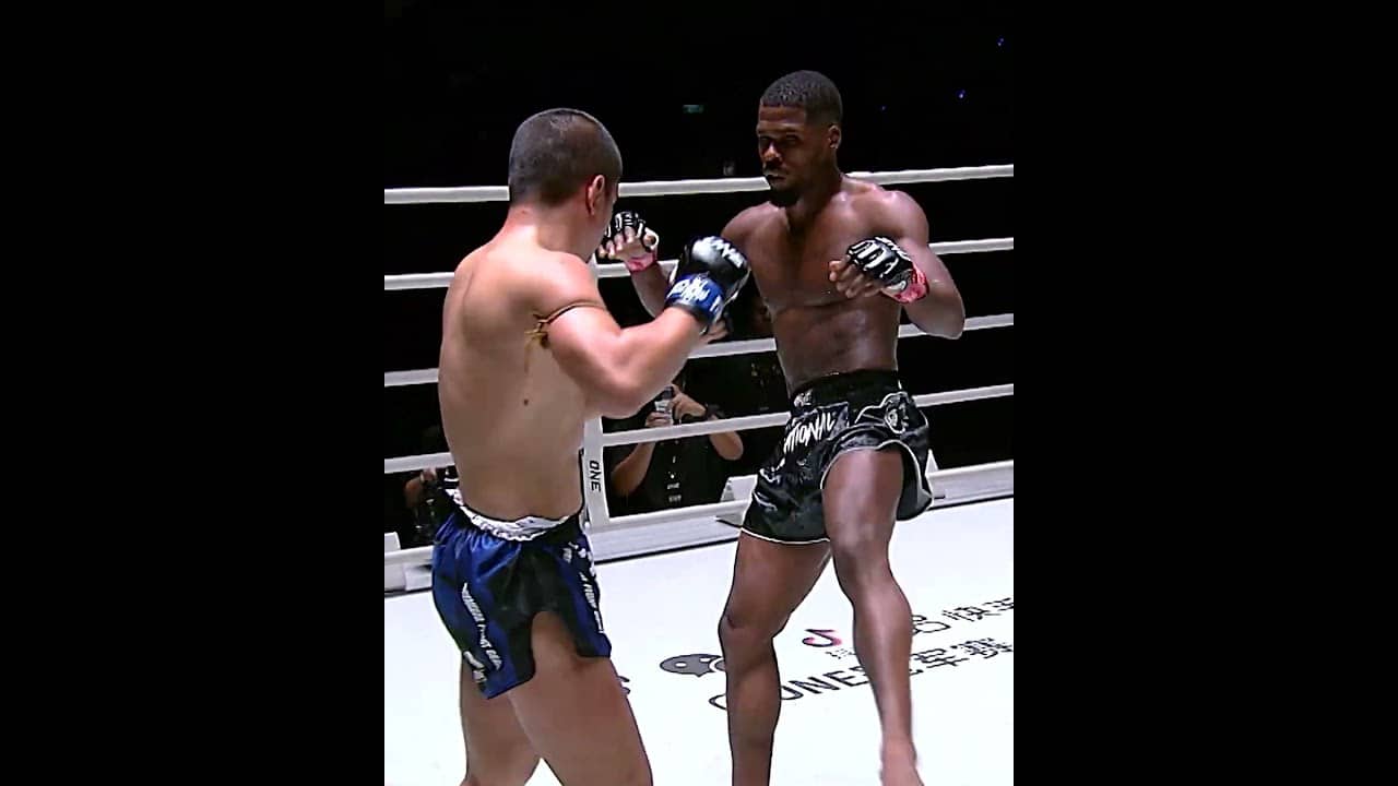 THUNDEROUS Head Kick ⚡ When Pongsiri SHUT DOWN Fabio Reis!